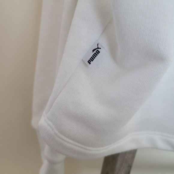 ⭐️40% Off⭐️ Puma Essentials+ Cropped Hoodie - Picture 9 of 11